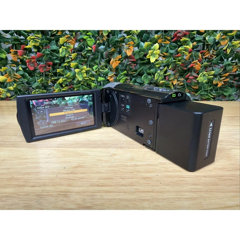 Sony Handycam DCR-SX85 16GB Camcorder + 3 Batteries & Portable Charger (TESTED)